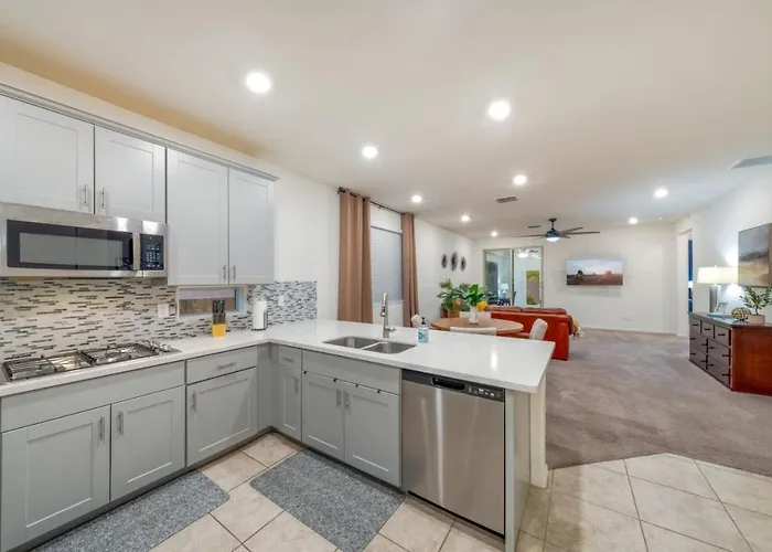Duplex-style House, Split, 3 Bedroom 3 Ba, Office * Oro Valley