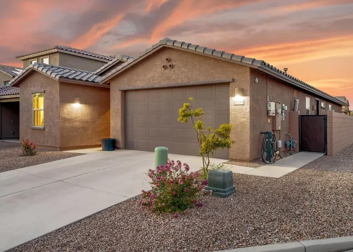 Duplex-style House, Split, 3 Bedroom 3 Ba, Office * Oro Valley