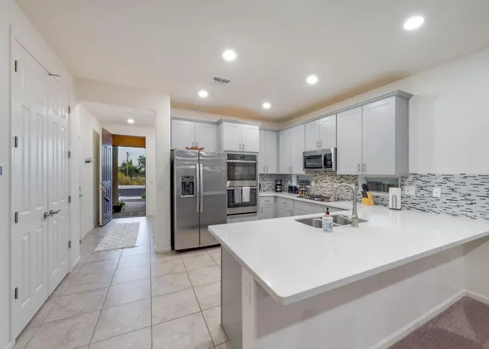 Dom wakacyjny Duplex-style House, Split, 3 Bedroom 3 Ba, Office *