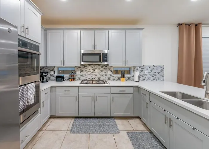 Duplex-style House, Split, 3 Bedroom 3 Ba, Office