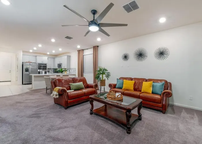 Duplex-style House, Split, 3 Bedroom 3 Ba, Office