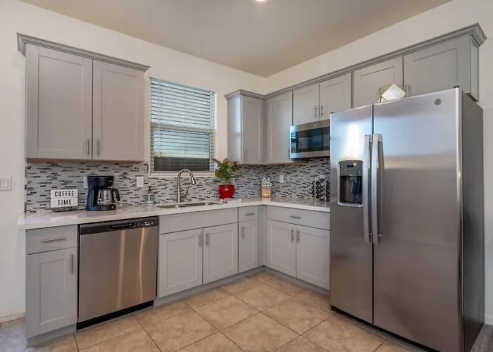 Duplex-style House, Split, 3 Bedroom 3 Ba, Office