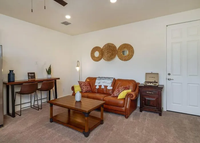 Duplex-style House, Split, 3 Bedroom 3 Ba, Office Dom wakacyjny